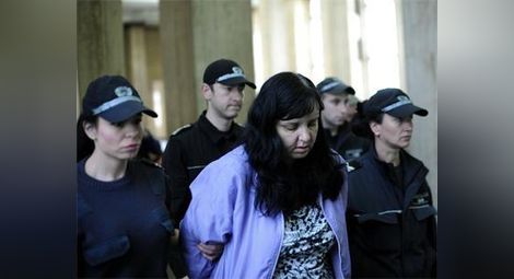 Съдът гледа мярката на акушерката Емилия Ковачева
