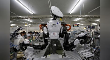 До 20 г. 35% от работните места ще са за роботи