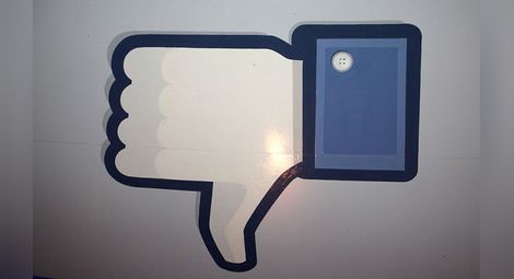 "Фейсбук" работи по Dislike бутон