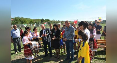 Нова спортна и детска площадка открита в Хотанца