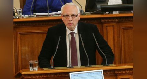 Страшен скандал в парламента: Изхвърлиха Велизар Енчев от залата!