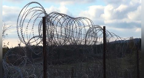Унгария вдига ограда и по границата със Словения 