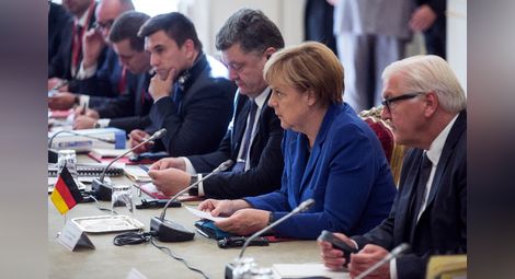 Меркел: Нито една страна не спазва на 100% споразумението от Минск