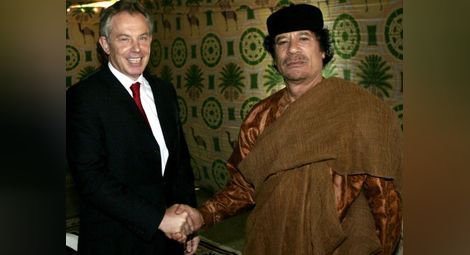 Блеър подшушнал на Муамар Кадафи „Скрий се” в навечерието на интервенцията на НАТО в Либия