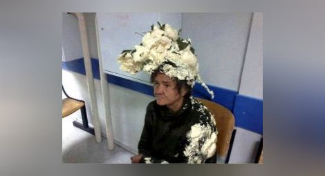 Жена обърка строителна пяна с гел за коса, озова се в болница