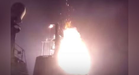 Русия показа масирани удари с високоточни крилати ракети по обекти на терористите