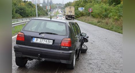 ТИР и лека кола катастрофираха на пътя Русе-Силистра