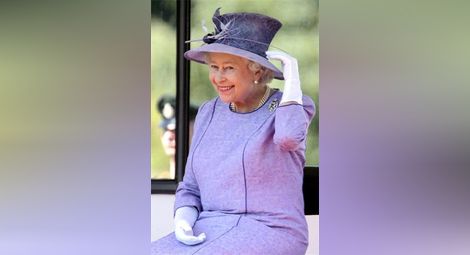 Кралица Елизабет Втора иска ДНК тестове за решаване на вековен спор за титла