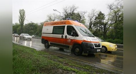 Тежка катастрофа край Търново, пропускат поетапно автомобилите по София-Варна