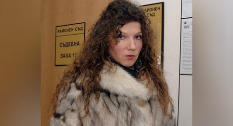 Патардията продължава: Пак не се разбра девствена ли е поетесата от Пловдив