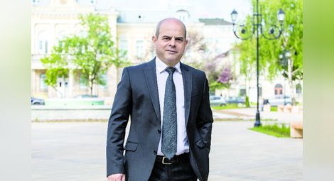 Синдикатите КНСБ и КТ "Подкрепа" застават зад Пламен Стоилов за втори мандат като кмет на Русе