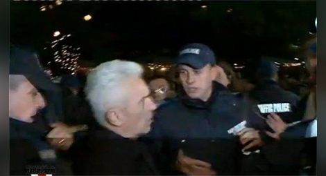 Полицаи изведоха Сидеров от НАТФИЗ (видео)