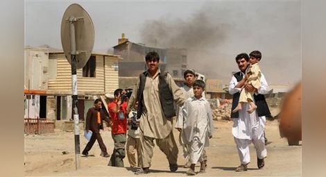 Най-малко 12 деца са загинали при паника в училище в Северен Афганистан