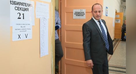 При 100% обработени протоколи: Демократична България печели вота в чужбина