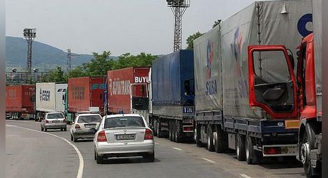 Нихоглу пред "Хюриет": Две БГ компании за международни превози са в основата на проблема между Турция и България