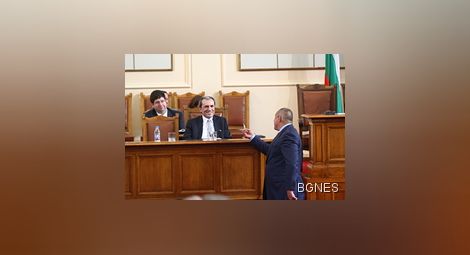 Борисов кани Орешарски на среща с кметове на ГЕРБ