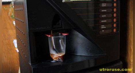 Капризен клиент дупчи автомат заради слабо кафе