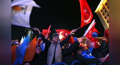 ПСР се готви за еднопартийно правителство след вота в Турция