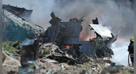 Наш експерт: Ракета или отворено багажно са свалили руския самолет