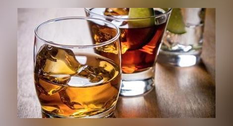 21 души починаха в Турция от отровен алкохол с надпис "Булгар ракъсъ"