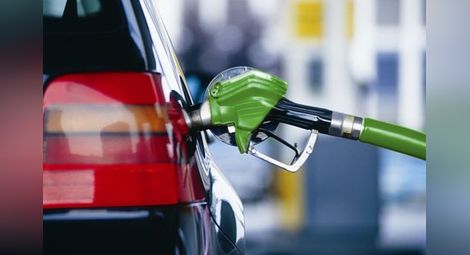 Срив на пазара: Бензинът падна под 2 лева