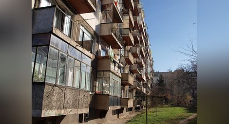 Забраниха остъклените балкони