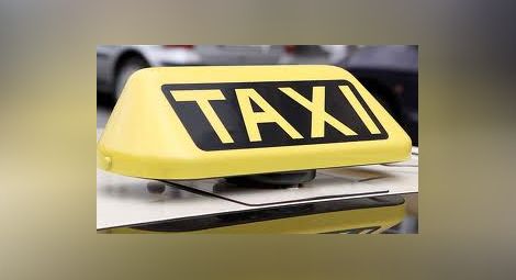 Депутати от ГЕРБ предлагат 1000 лв. годишен данък за такситата