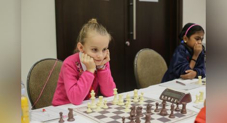 Диляна с бронз от световното по шахмат