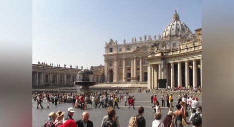 Ватиканът с "гей сауни и салони за секс услуги" в центъра на Рим