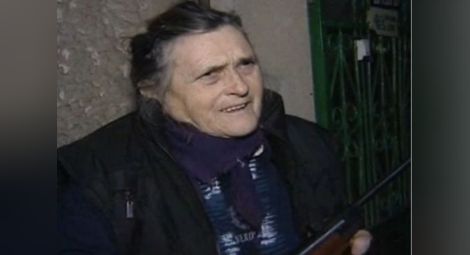 82-годишна баба вади пистолет и пушка срещу крадците