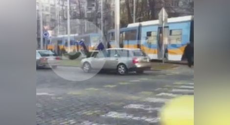Два трамвая пак се удариха в столицата /видео/