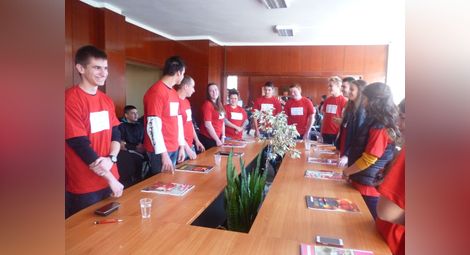Младежи си отвориха клуб  в николовското кметство