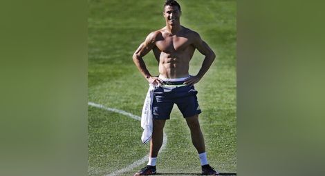 Роналдо пак зарадва фенките с мускулесто тяло