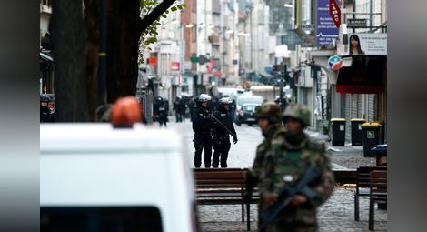 Жена се самовзриви в Париж, двама джихадисти загинаха