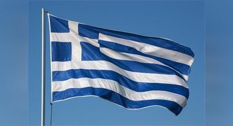 Гръцките депутати орязаха заплатите си с 10%