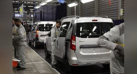 Dacia е лидер по продажби на нови автомобили у нас