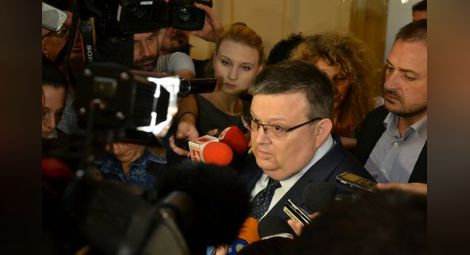 Цацаров със сигнал срещу депутат от ГЕРБ за натиск