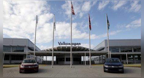 Bild: Във "Фолксваген" са знаели от година за измамите с разхода на гориво в някои модели