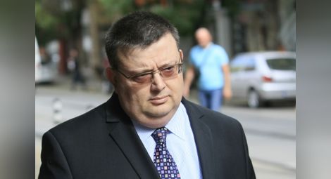 Главният прокурор внесе две искания за снемане имунитета на Волен Сидеров за извършени престъпления