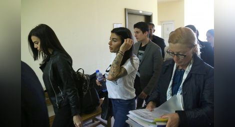 Маринела Арабаджиева остава в ареста