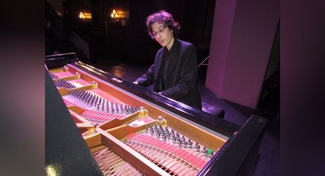 Пианистът Николай Димитров свири в културен мост с Люксембург