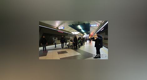 Полиция отцепи станция в метрото заради съмнителна раница