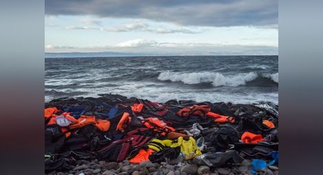 Нова трагедия с бежанци! Най-малко 11 се издавиха в Егейско море