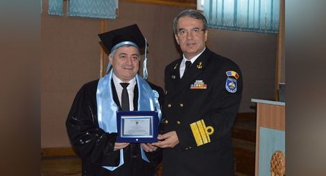Ректорът Белоев стана почетен  доктор и на Военноморска академия