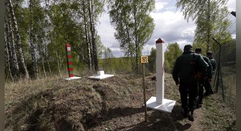 Латвия започна изграждането на ограда по руската граница