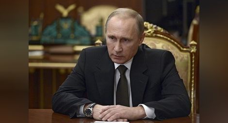 Изследват походката на Путин: Не ранен Паркинсон, а моделирана в КГБ
