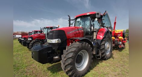 Русенските фермери накупиха трактори и комбайни през ноември