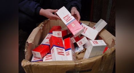 Обща стаичка на „Борисова“ превърната в склад за цигари