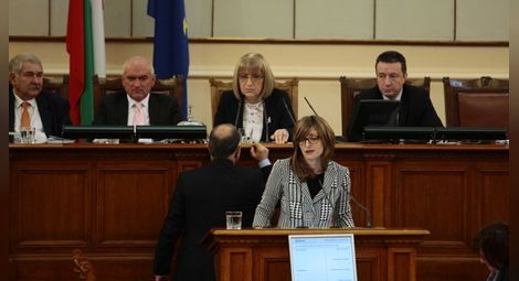 Екатерина Захариева е новият министър на правосъдието