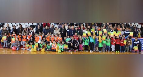 Децата от „Снежанка“ първи победители в Шампионската лига
